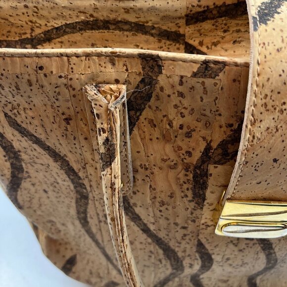 Cork design medium tote bag made in Portugal tan brown - Picture 7 of 16